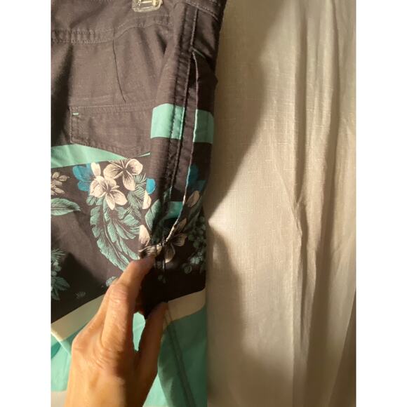 Mens Goodfellow and Co. Swim Bathing Trunks, 33 waist, Hawaiian Floral Aqua Gray - Picture 11 of 14